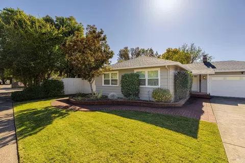 1033 Summerfield Rd, Santa Rosa, CA 95405