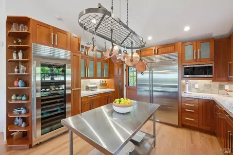Kitchen - 19334 Spring Dr, Sonoma, CA 95476 photo 6 of 7
