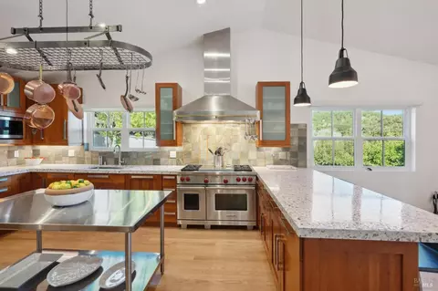 Kitchen - 19334 Spring Dr, Sonoma, CA 95476 photo 3 of 7