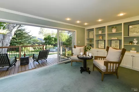 1025 Johnston St, Napa, CA 94558