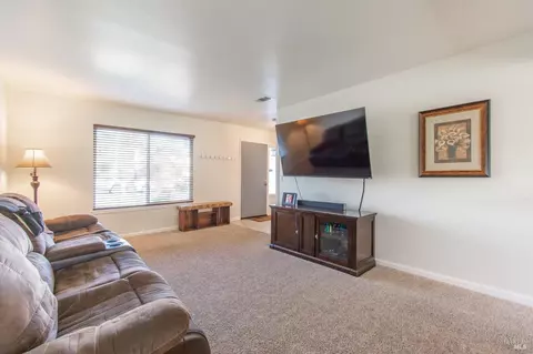 515 Mckenzie Dr, Dixon, CA 95620 photo 8