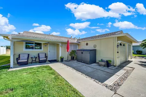107 Monterey Dr, Vacaville, CA 95687