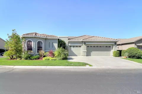 201 Riviera Dr, Rio Vista, CA 94571