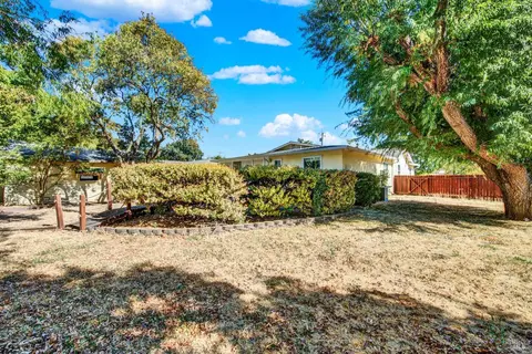 Exterior - 986 Davis St, Vacaville, CA 95687 photo 20 of 37