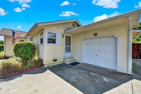 Exterior - 986 Davis St, Vacaville, CA 95687 photo 9 of 37