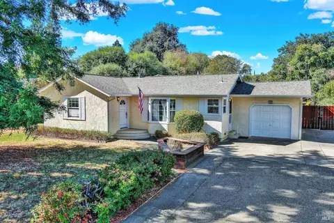 986 Davis St, Vacaville, CA 95687