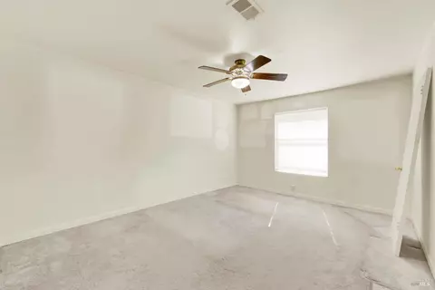 Bedroom - 986 Davis St, Vacaville, CA 95687 photo 5 of 10