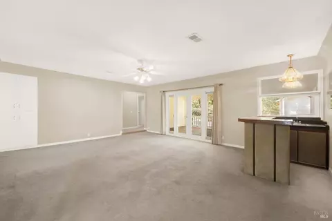 Living - 986 Davis St, Vacaville, CA 95687 photo 10 of 11