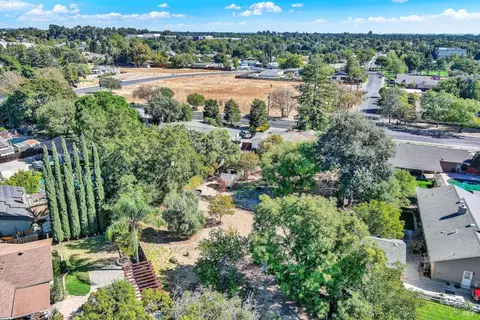 View/Area - 986 Davis St, Vacaville, CA 95687 photo 5 of 5