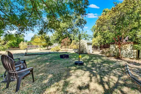 Exterior - 986 Davis St, Vacaville, CA 95687 photo 27 of 37