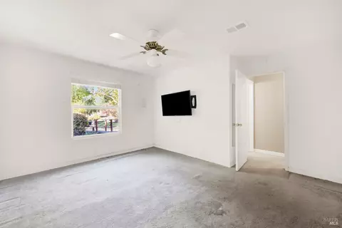 Bedroom - 986 Davis St, Vacaville, CA 95687 photo 9 of 10