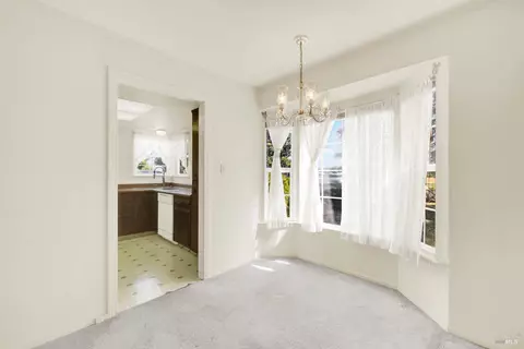 Dining - 986 Davis St, Vacaville, CA 95687 photo 1 of 1