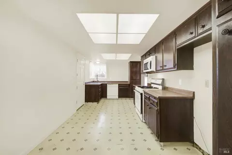 Kitchen - 986 Davis St, Vacaville, CA 95687 photo 1 of 7