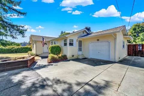 Exterior - 986 Davis St, Vacaville, CA 95687 photo 7 of 37