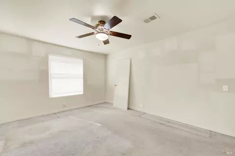 Bedroom - 986 Davis St, Vacaville, CA 95687 photo 6 of 10