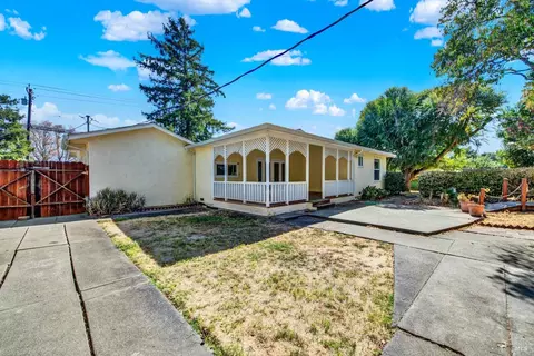 Exterior - 986 Davis St, Vacaville, CA 95687 photo 18 of 37