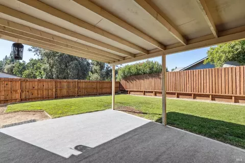184 Edwin Dr, Vacaville, CA 95687 photo 35