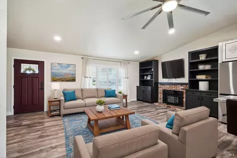 184 Edwin Dr, Vacaville, CA 95687 photo 5