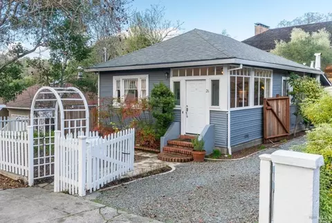 26 Scenic Rd, Fairfax, CA 94930