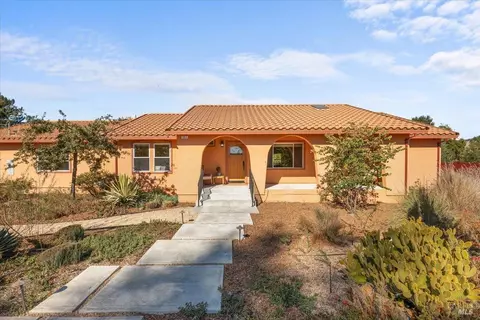 1965 Dennis Ln, Santa Rosa, CA 95403