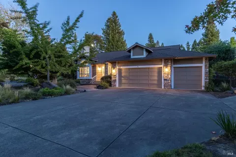 346 Spring Beauty Ct, Windsor, CA 95492
