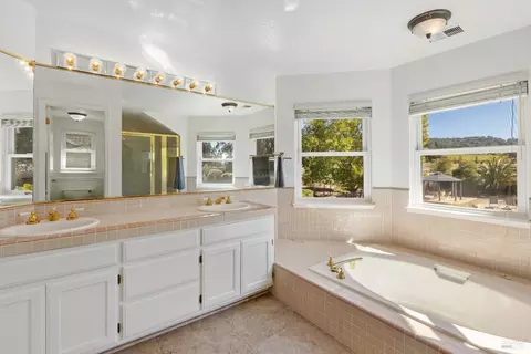 9570 Vancouver Ln, Windsor, CA 95492 photo 42