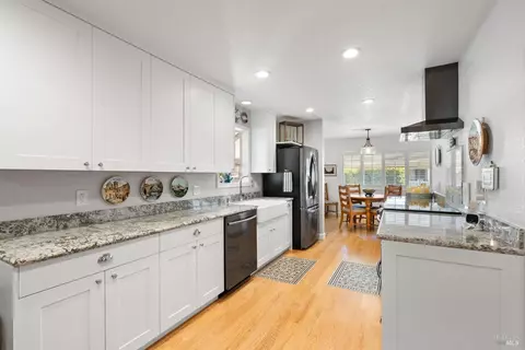 113 Hacienda Dr, Napa, CA 94558