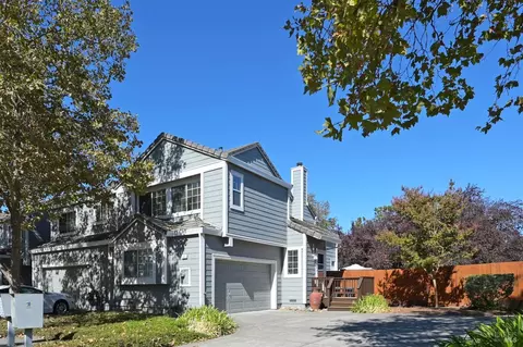 860 Chardonnay Cir, Petaluma, CA 94954