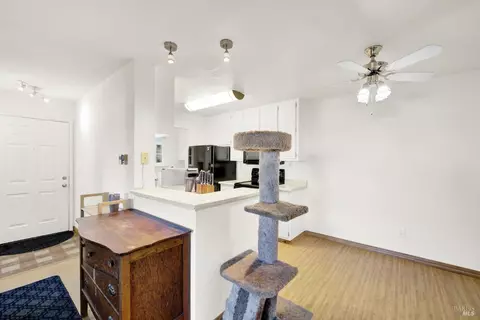 Dining - 127 Lighthouse Dr, Vallejo, CA 94590 photo 2 of 2