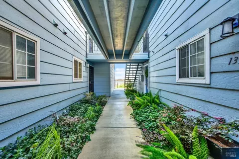 Entry Way - 127 Lighthouse Dr, Vallejo, CA 94590 photo 1 of 1