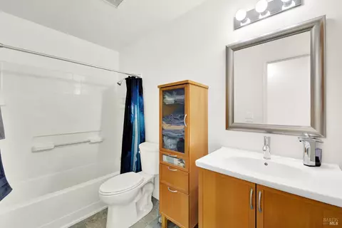 Bath - 127 Lighthouse Dr, Vallejo, CA 94590 photo 3 of 4