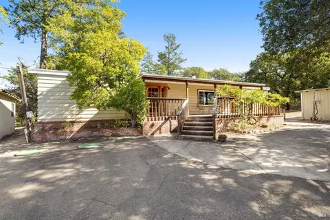 1753 Facendini Ln, Sebastopol, CA 95472