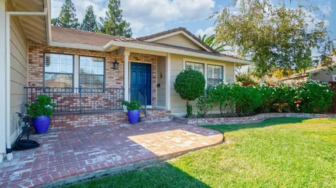 454 Stonewood Dr, Vacaville, CA 95687