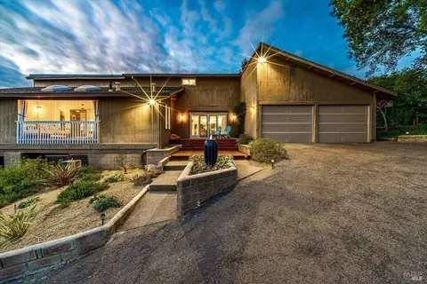 17 Saint Michael Cir, Napa, CA 94558