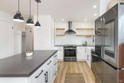 1411 Casa Buena Dr #32, Corte Madera, CA 94925