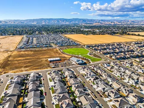 View/Area - 549 Honeysuckle Dr, Vacaville, CA 95687 photo 10 of 10