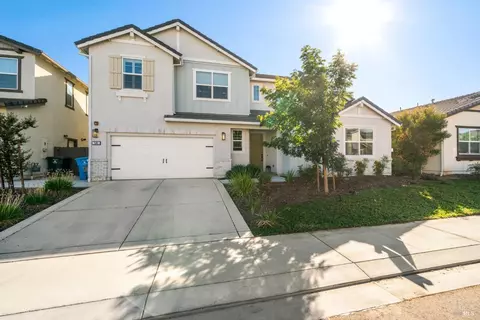 Exterior - 549 Honeysuckle Dr, Vacaville, CA 95687 photo 13 of 17