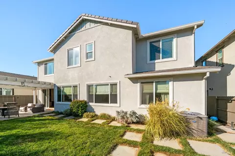Exterior - 549 Honeysuckle Dr, Vacaville, CA 95687 photo 11 of 17