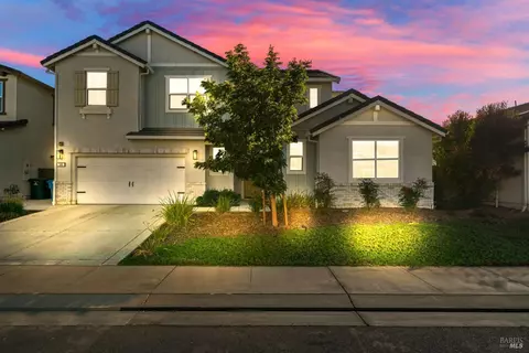 Exterior - 549 Honeysuckle Dr, Vacaville, CA 95687 photo 2 of 17