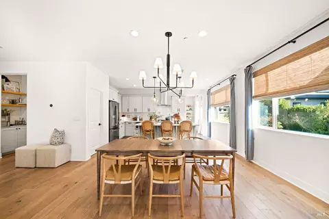 Dining - 549 Honeysuckle Dr, Vacaville, CA 95687 photo 2 of 6