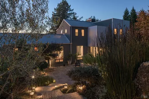 18600 Fitzpatrick Ln, Occidental, CA 95465
