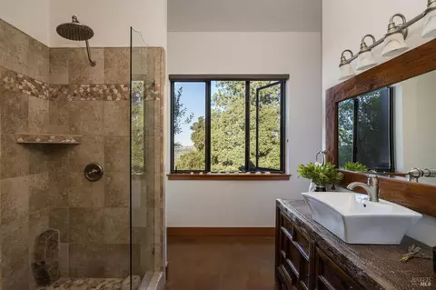 Bath - 18600 Fitzpatrick Ln, Occidental, CA 95465 photo 1 of 6