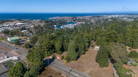 32450 Highway 20 Hwy, Fort Bragg, CA 95437