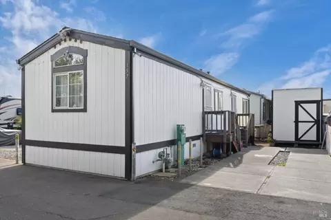 157 Plaza Dr, Santa Rosa, CA 95407