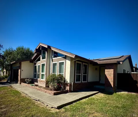 2013 Appaloosa Dr, Petaluma, CA 94954