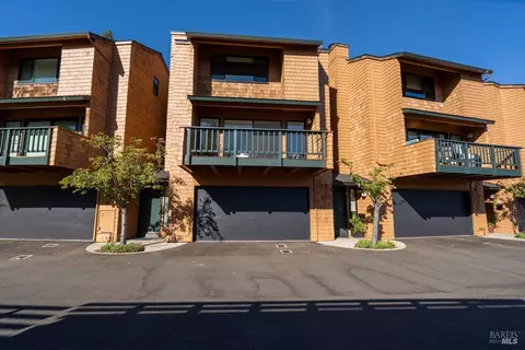 20 Escalle Ln, Larkspur, CA 94939