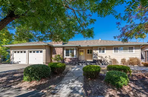 2711 Wawona Ct, Santa Rosa, CA 95405