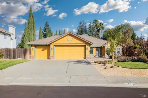 219 Fairgate Dr, Vacaville, CA 95687