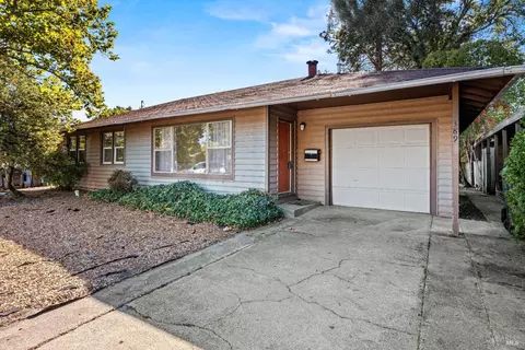 389 Hillcrest Ave, Ukiah, CA 95482
