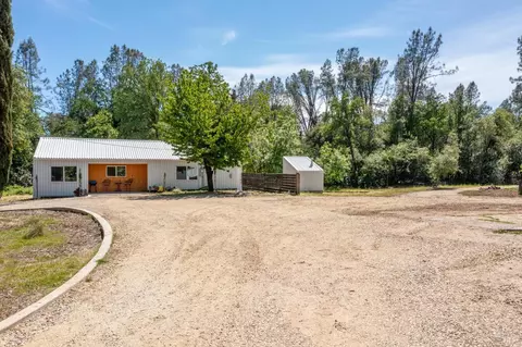 12397 Quartz Hill Rd, Redding, CA 96003